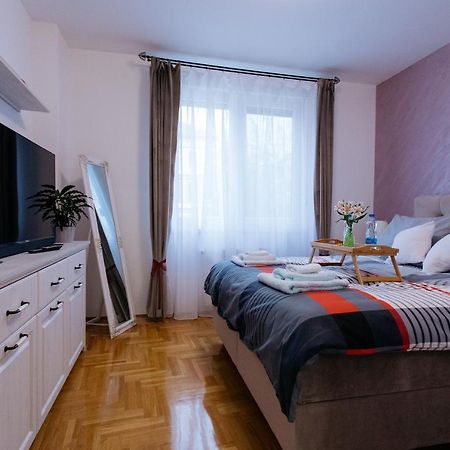 Apartman Kristina 4* Subotica Exterior photo