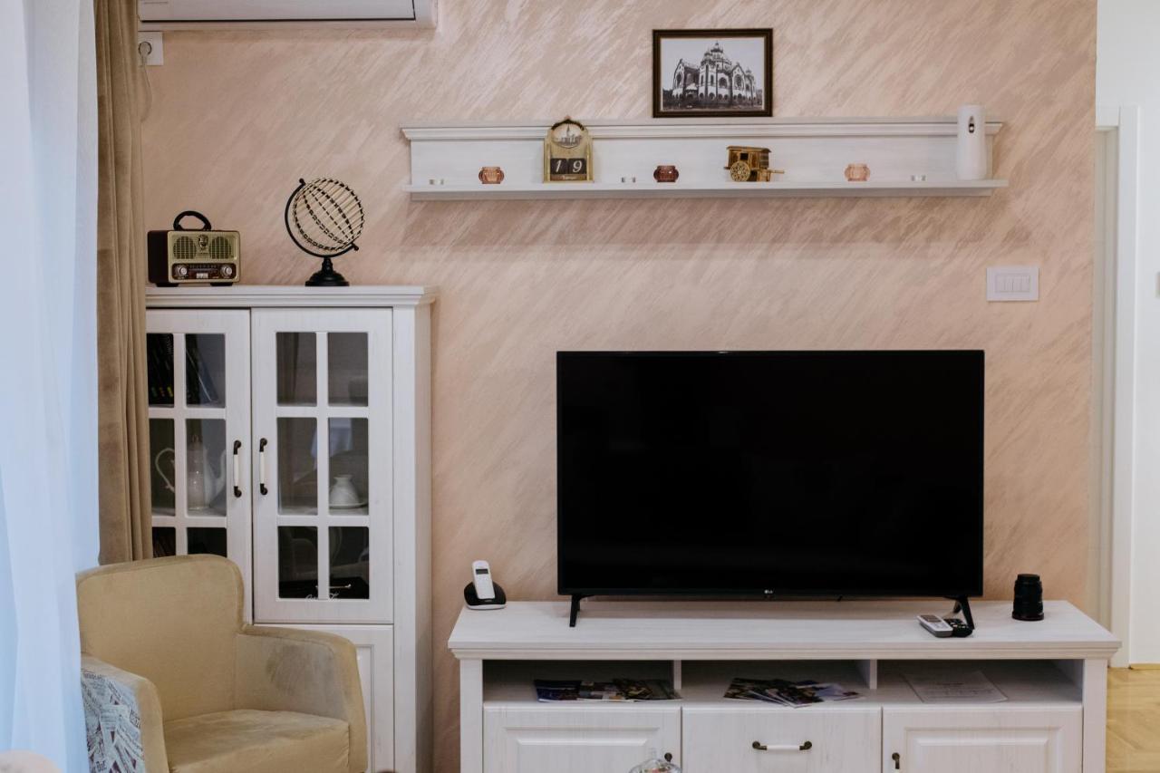 Apartman Kristina 4* Subotica Exterior photo